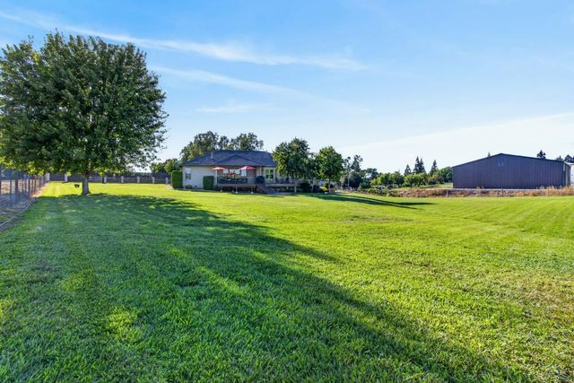 9401 Rawhide Ln, Roseville, CA 95747