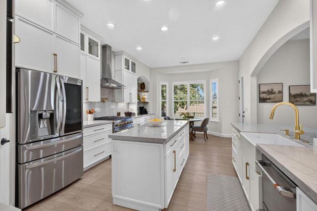 9401 Rawhide Ln, Roseville, CA 95747