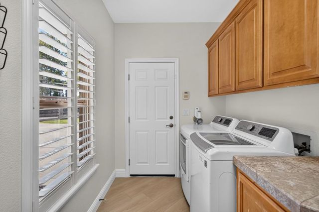 9401 Rawhide Ln, Roseville, CA 95747