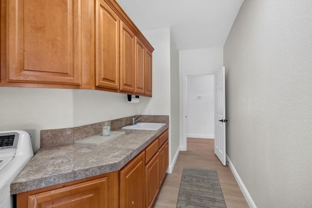 9401 Rawhide Ln, Roseville, CA 95747
