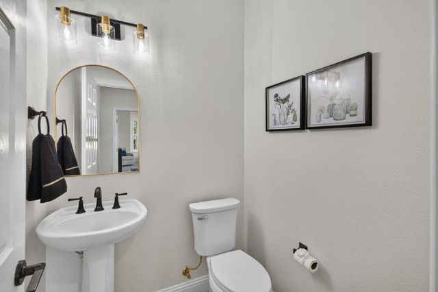 9401 Rawhide Ln, Roseville, CA 95747