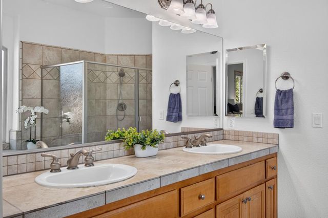 9401 Rawhide Ln, Roseville, CA 95747