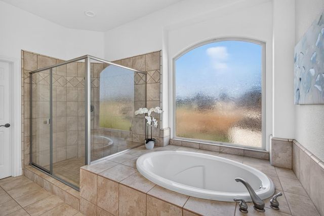 9401 Rawhide Ln, Roseville, CA 95747