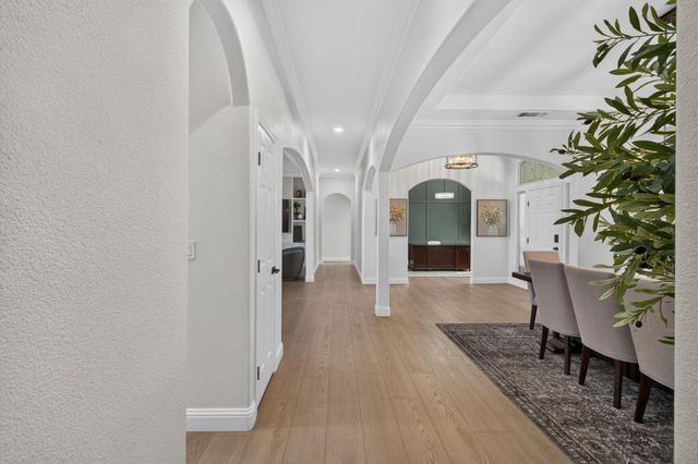 9401 Rawhide Ln, Roseville, CA 95747