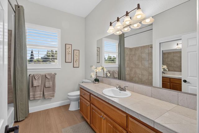 9401 Rawhide Ln, Roseville, CA 95747
