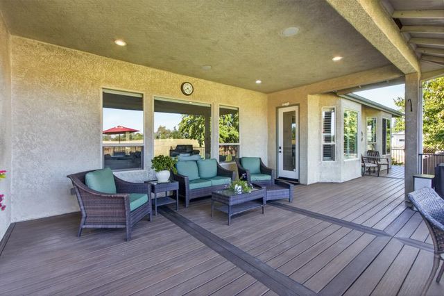 9401 Rawhide Ln, Roseville, CA 95747