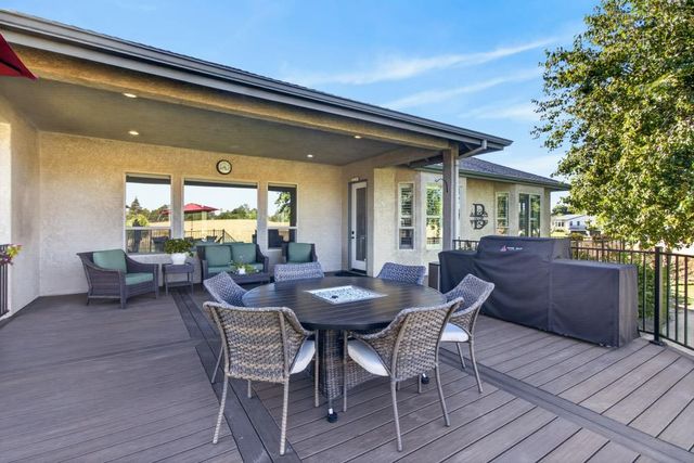 9401 Rawhide Ln, Roseville, CA 95747