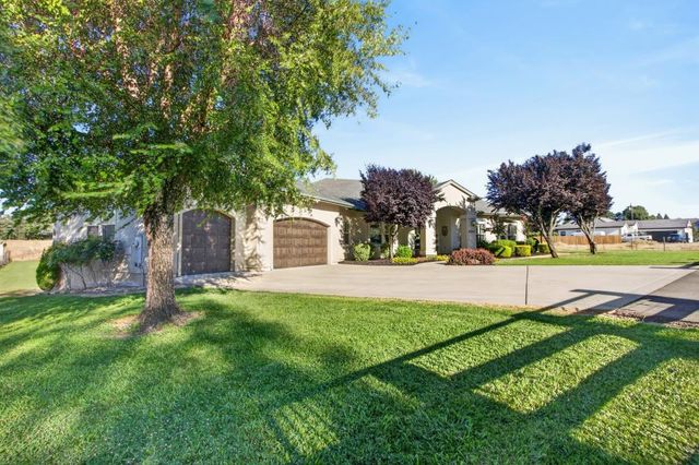 9401 Rawhide Ln, Roseville, CA 95747