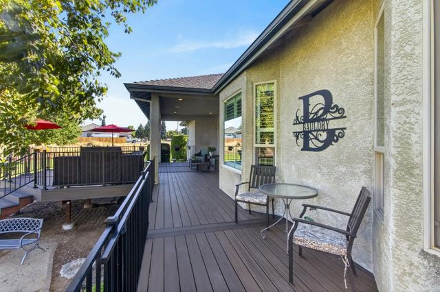 9401 Rawhide Ln, Roseville, CA 95747