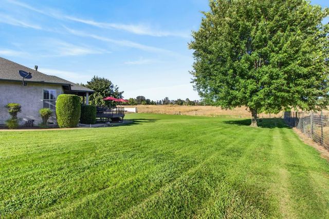 9401 Rawhide Ln, Roseville, CA 95747