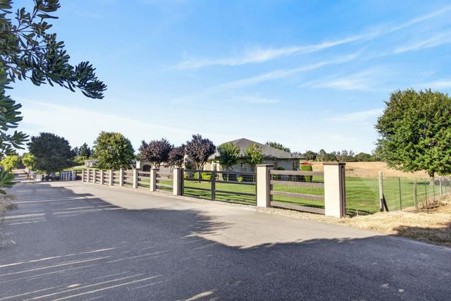 9401 Rawhide Ln, Roseville, CA 95747