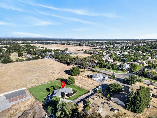 9401 Rawhide Ln, Roseville, CA 95747