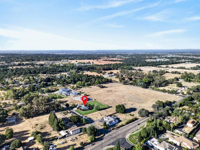 9401 Rawhide Ln, Roseville, CA 95747
