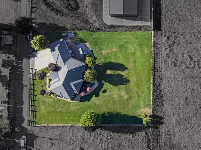 9401 Rawhide Ln, Roseville, CA 95747