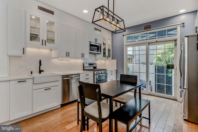 2404 CATHARINE ST, Philadelphia, PA 19146