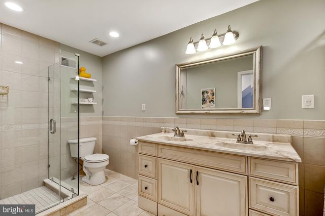 2404 CATHARINE ST, Philadelphia, PA 19146