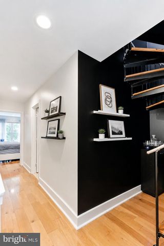 2404 CATHARINE ST, Philadelphia, PA 19146