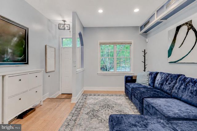 2404 CATHARINE ST, Philadelphia, PA 19146