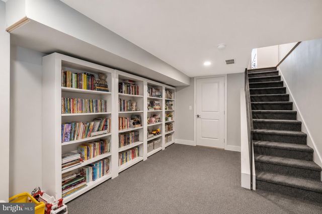 2404 CATHARINE ST, Philadelphia, PA 19146