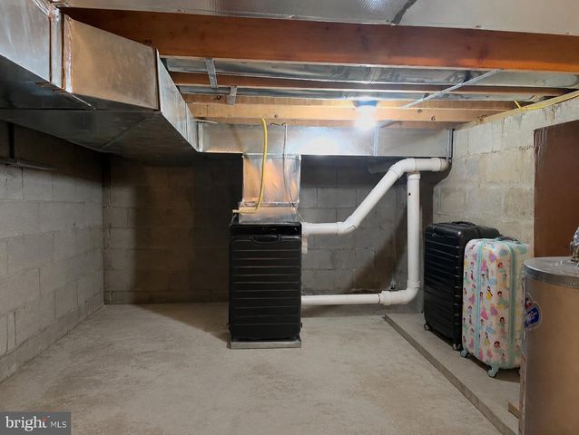 2404 CATHARINE ST, Philadelphia, PA 19146