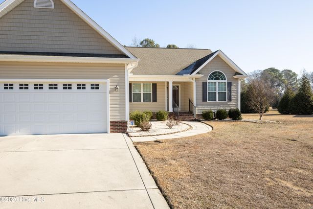111 New Pine Lane, Clinton, NC 28328