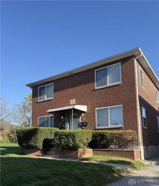 21 E Siebenthaler Avenue, Dayton, OH 45405