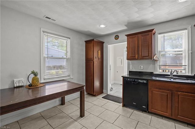 1045 Earl St ST, Norfolk, VA 23503