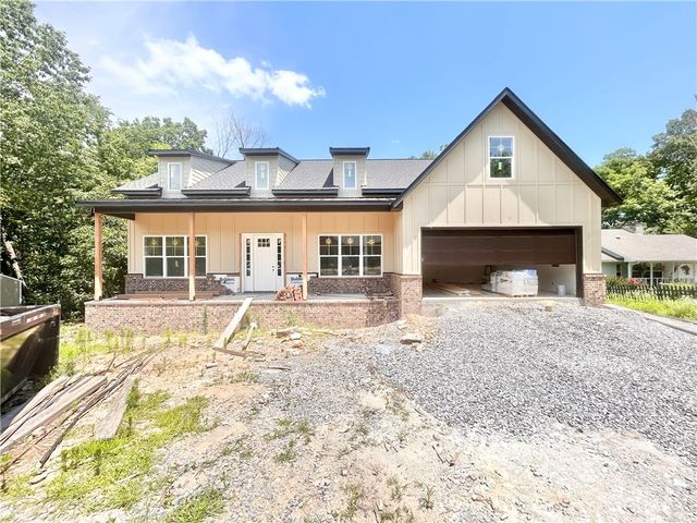 34 Smart Lane, Bella Vista, AR 72715
