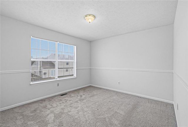 2 Scarborough DR, Hampton, VA 23666