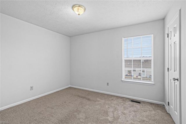 2 Scarborough DR, Hampton, VA 23666