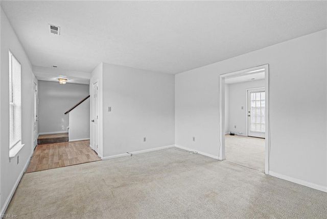 2 Scarborough DR, Hampton, VA 23666