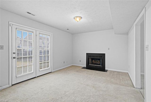 2 Scarborough DR, Hampton, VA 23666