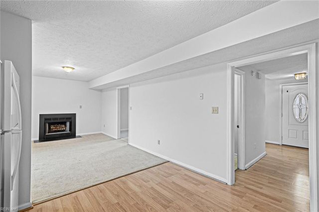 2 Scarborough DR, Hampton, VA 23666