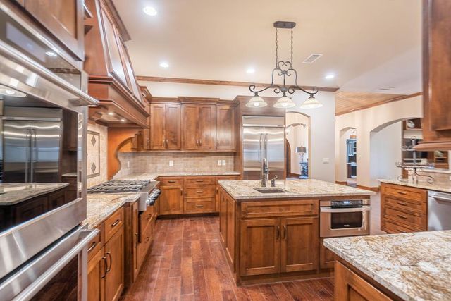 402 Bella Vista Circle, Odessa, TX 79765