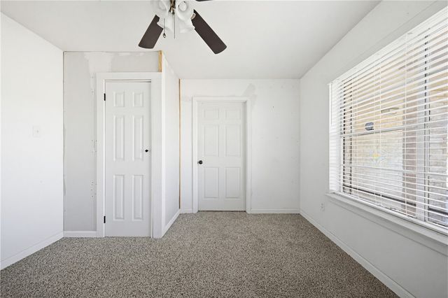 6218 Brewton Dr, Corpus Christi, TX 78415