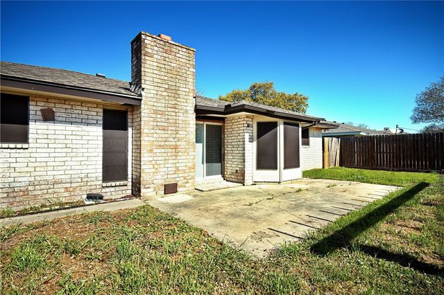 6218 Brewton Dr, Corpus Christi, TX 78415