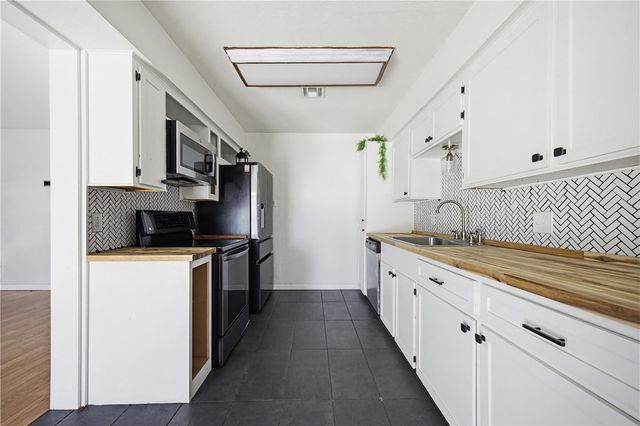 6218 Brewton Dr, Corpus Christi, TX 78415