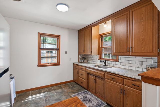 3255 Drew Avenue N, Robbinsdale, MN 55422