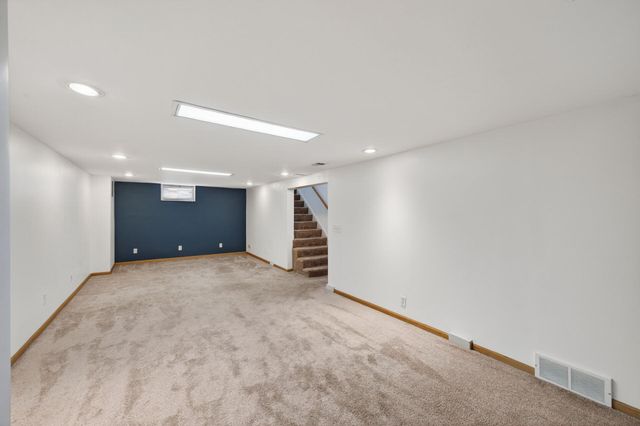3255 Drew Avenue N, Robbinsdale, MN 55422