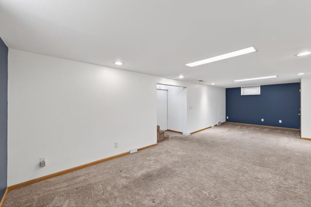 3255 Drew Avenue N, Robbinsdale, MN 55422