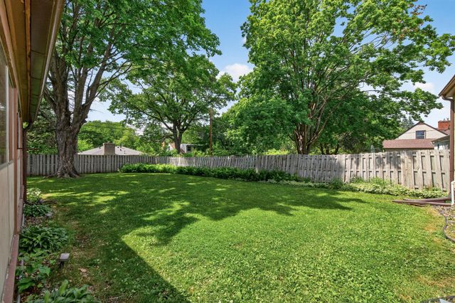 3255 Drew Avenue N, Robbinsdale, MN 55422