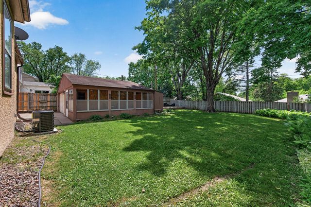 3255 Drew Avenue N, Robbinsdale, MN 55422