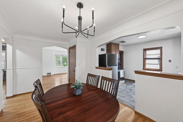 3255 Drew Avenue N, Robbinsdale, MN 55422