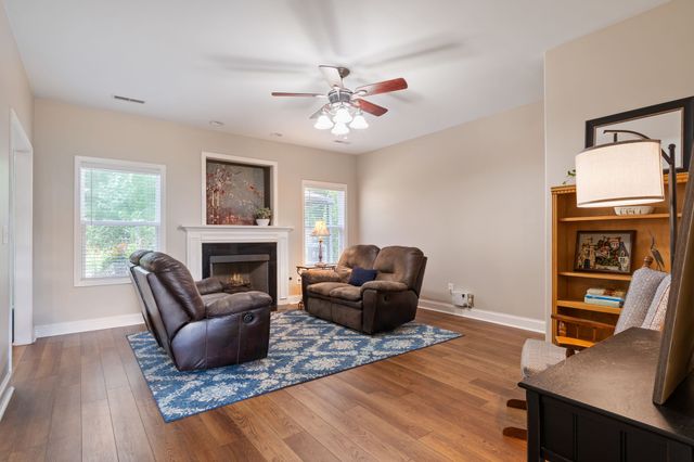 2030 Sparrow St, Spring Hill, TN 37174