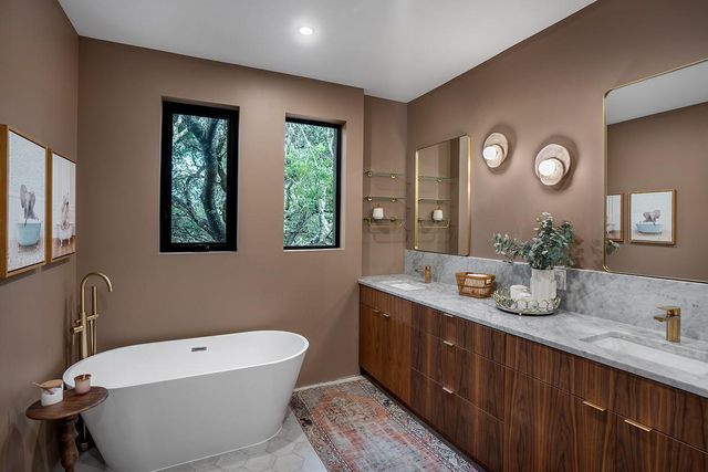 1001 Madrone RD, West Lake Hills, TX 78746