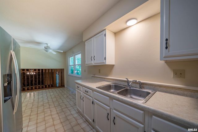 3563 W SAYMORE Lane, Peoria, IL 61615