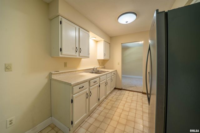 3563 W SAYMORE Lane, Peoria, IL 61615