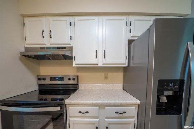 3563 W SAYMORE Lane, Peoria, IL 61615