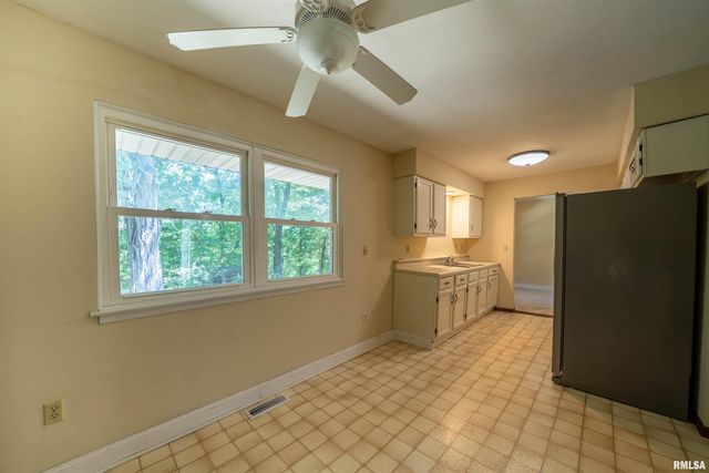 3563 W SAYMORE Lane, Peoria, IL 61615