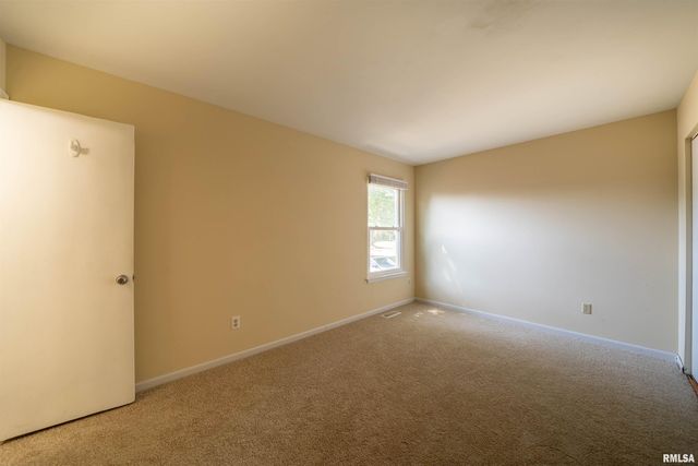 3563 W SAYMORE Lane, Peoria, IL 61615